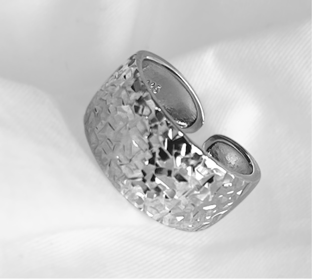 LYRA CHUNKY RING